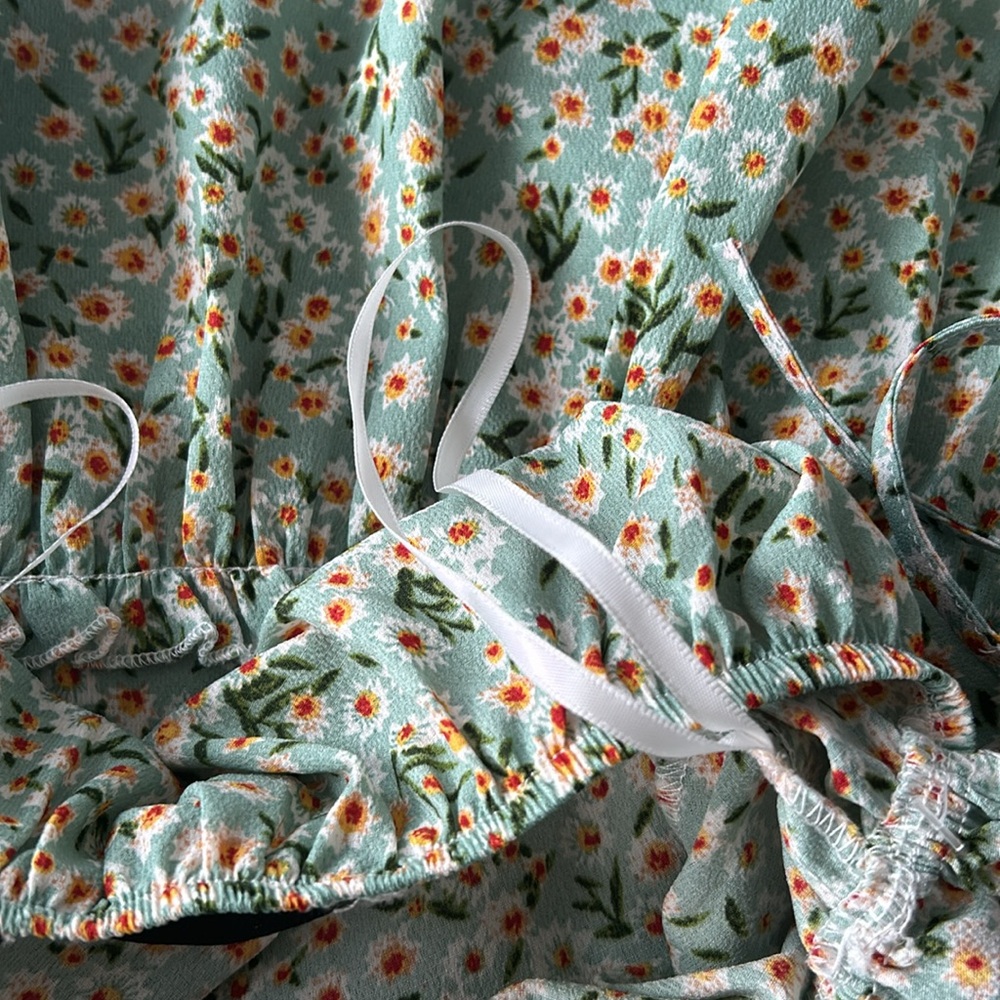 💕 Shein Light Green Floral Print Mini Sundress Adjustable Tie V-Neck Size 4 - Picture 14 of 14